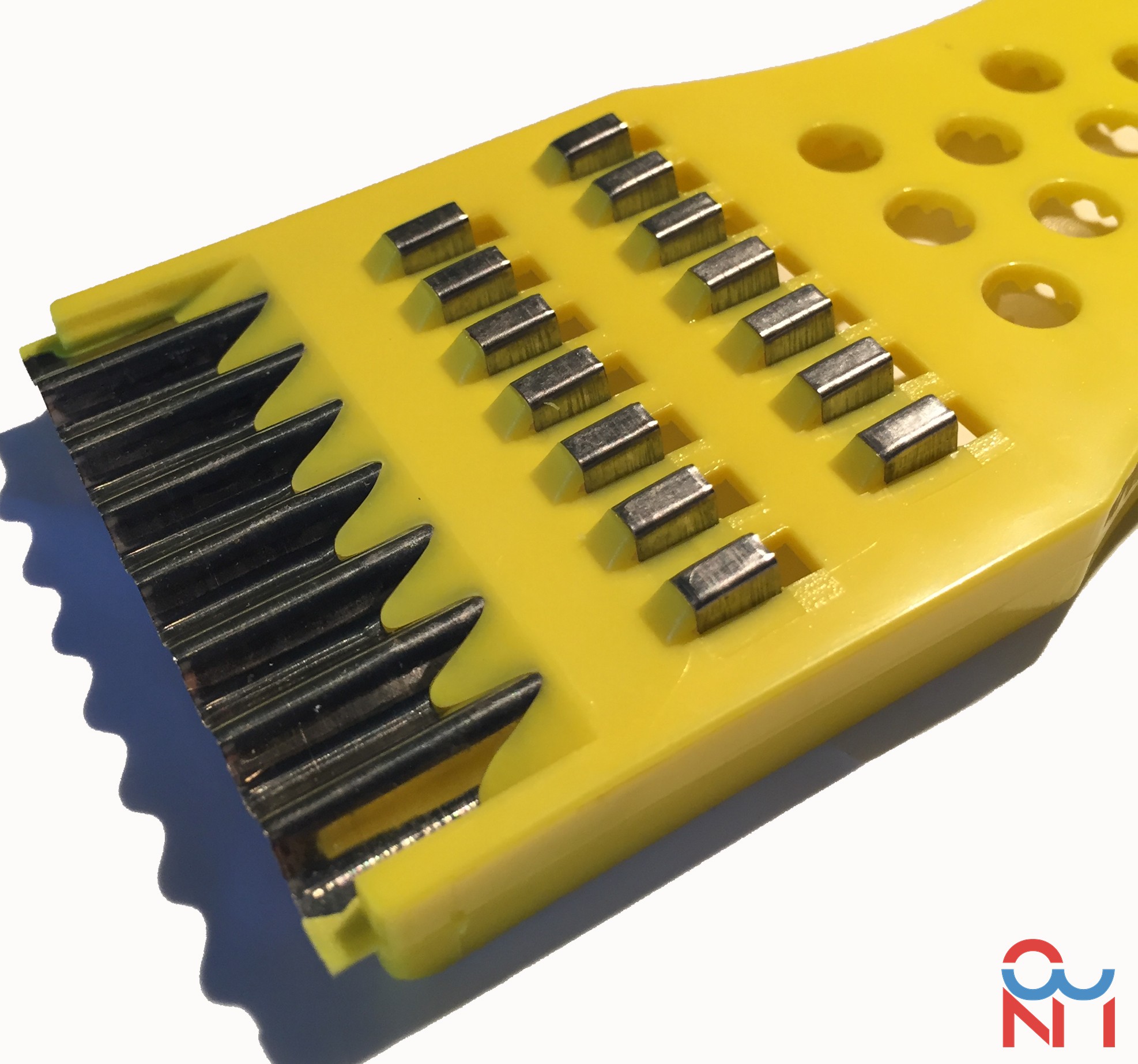 PELATUTTO MULTIFUNZIONE